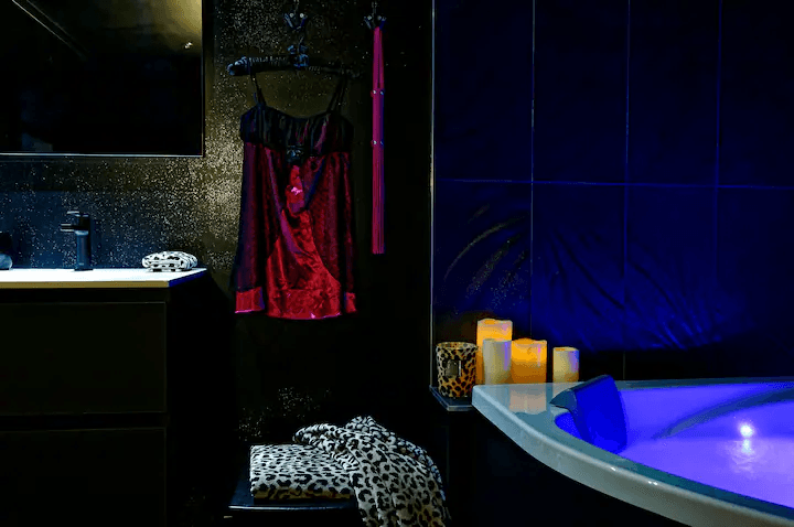 baignaoire balnéo de la suite masquée